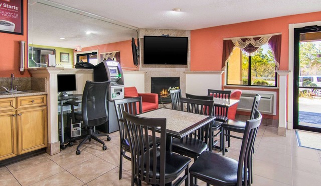 Econo Lodge Atlanta Airport East