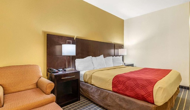 Econo Lodge Brunswick Travel Center