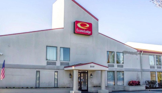 Econo Lodge Burlington I-40