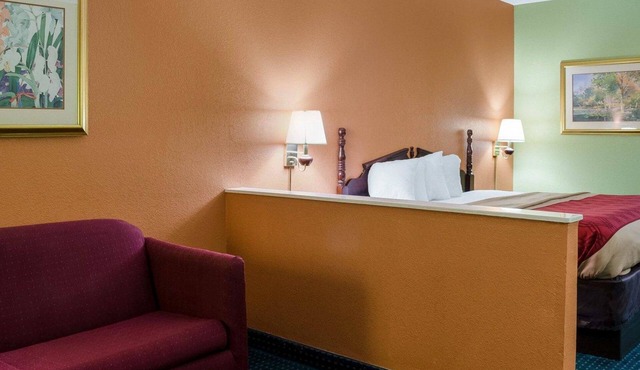 Econo Lodge Canton I-55