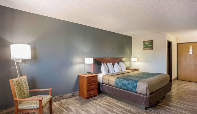 Econo Lodge Cedar Rapids South