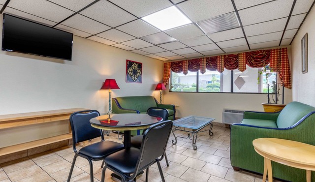 Econo Lodge Chattanooga Northeast - Ooltewah