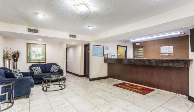 Econo Lodge Clinton - Jackson West