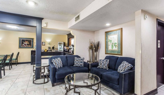 Econo Lodge Clinton - Jackson West