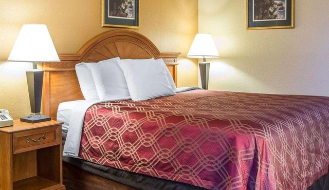 Econo Lodge Dalton West