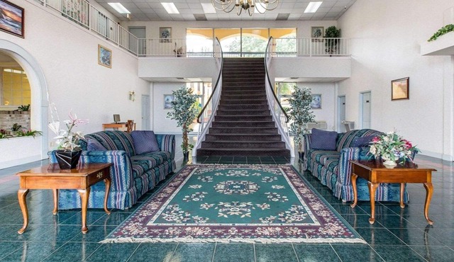 Econo Lodge Dalton West