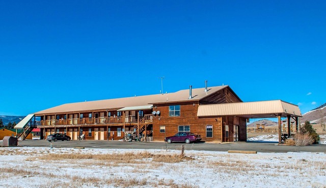 Econo Lodge Eagle Nest