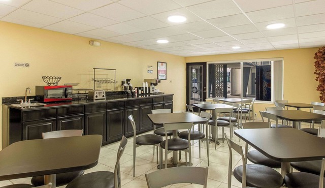 Econo Lodge Fort Knox