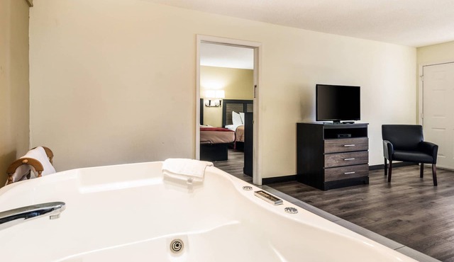 Econo Lodge Glade Springs I-81