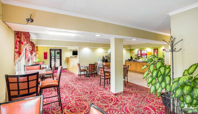 Econo Lodge Huntington - Barboursville University Area