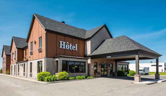 Econo Lodge Inn & Suites