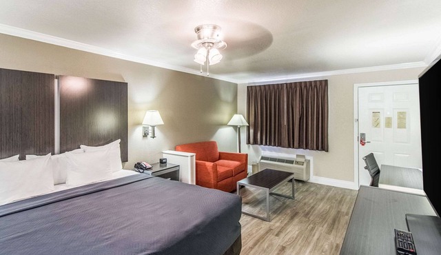 Econo Lodge Inn & Suites Corpus Christi