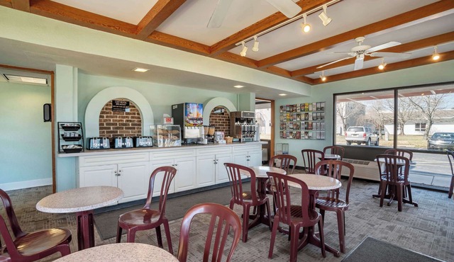 Econo Lodge Inn & Suites Rehoboth Beach