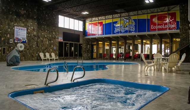 Econo Lodge Inn & Suites Brookings