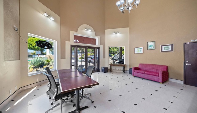 Econo Lodge Inn & Suites Fallbrook Downtown