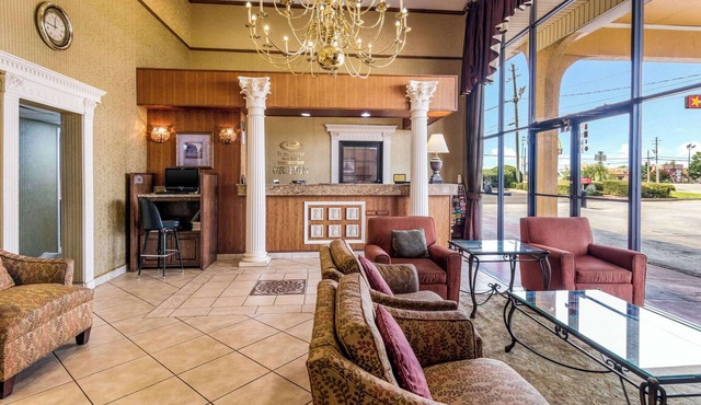 Econo Lodge Inn & Suites Griffin North