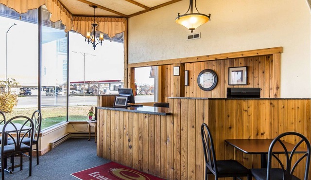 Econo Lodge Inn & Suites Kalispell - Glacier National Park Gateway