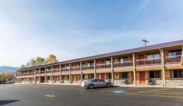 Econo Lodge Inn & Suites Kalispell - Glacier National Park Gateway