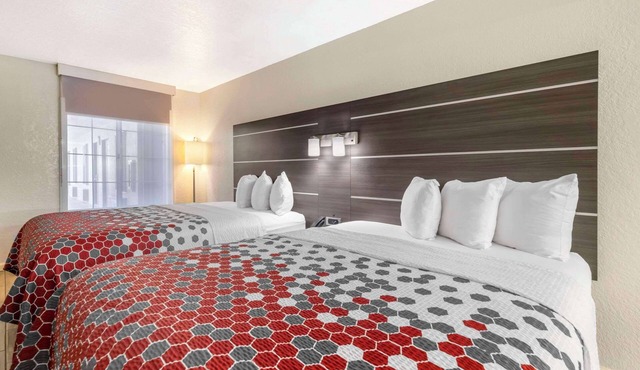 Econo Lodge Inn & Suites Near Lackland AFB