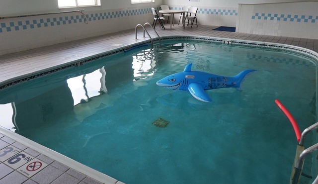 Econo Lodge Inn & Suites Pekin - Peoria Area