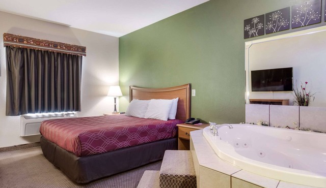 Econo Lodge Inn & Suites Rockmart