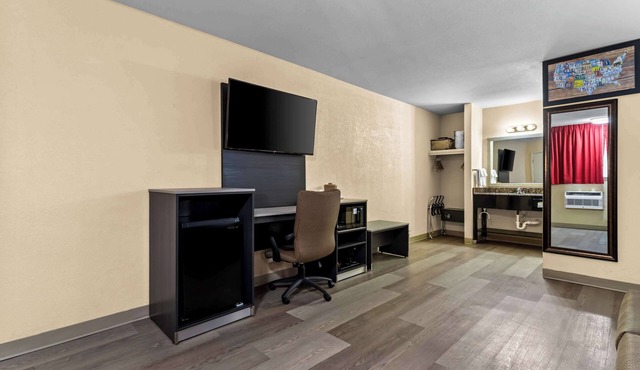 Econo Lodge Inn & Suites Santa Rosa