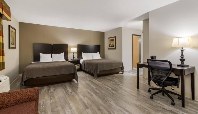 Econo Lodge Inn & Suites Yankton