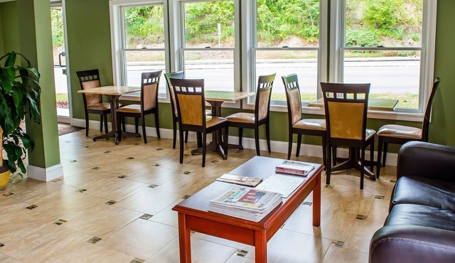 Econo Lodge Jefferson Hills Hwy 51