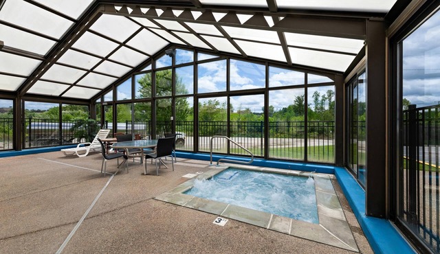 Econo Lodge London North