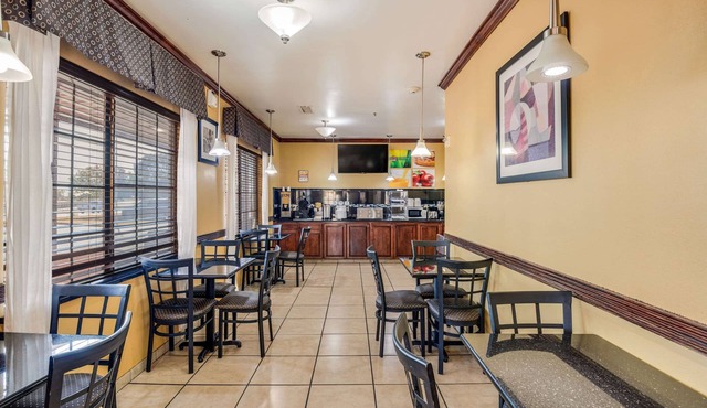 Econo Lodge Lubbock I-27