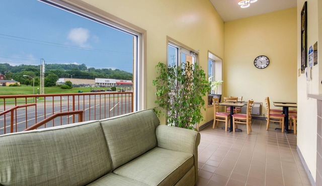 Econo Lodge Marion I-81