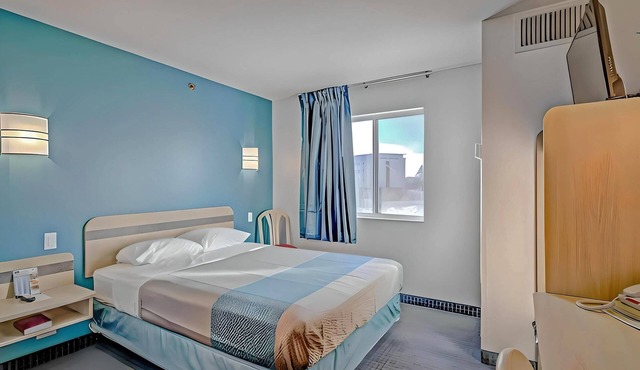 Econo Lodge Menomonie