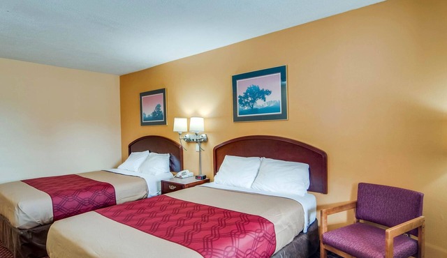 Econo Lodge Near Bluefield College