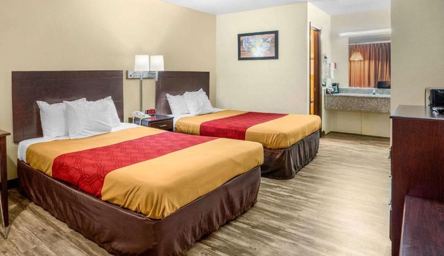Econo Lodge near Missouri University of Science and Technology