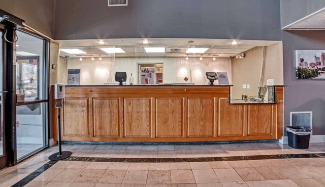 Econo Lodge Raleigh near Walnut Creek Amphitheatre