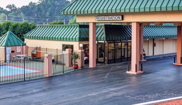 Econo Lodge Rocky Top