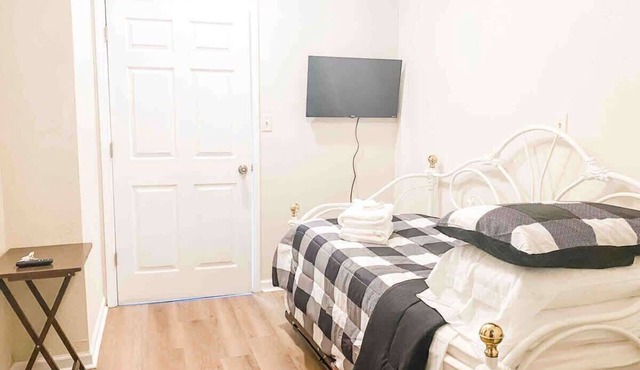 Economic Private Bedroom - Trundle Bed