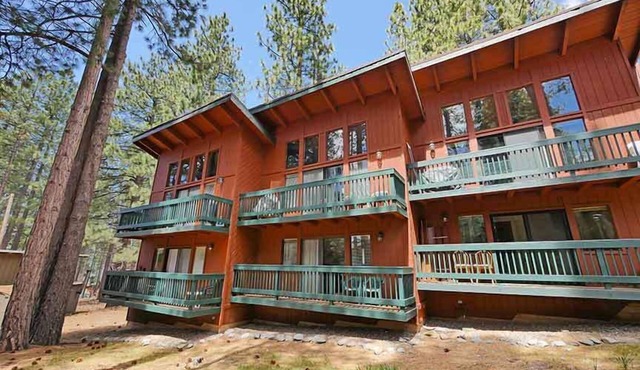Economic Skier Condo - Walk to Heavenly Ski Resort! Community Hot Tub - 19CS~