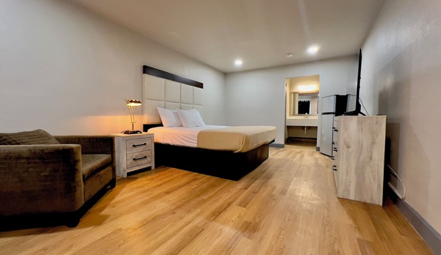Economy Inn and Suites