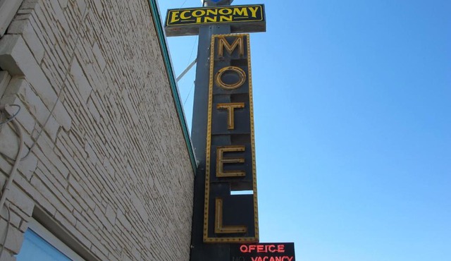 Economy Inn Ontario