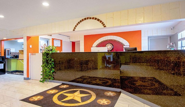 Economy Inn & Suites