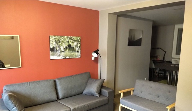 Ecrin Moderne Dans le Centre Historique D'arbois