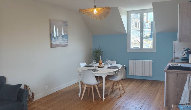 Écume and Horizon—3-bedroom apartment for up to 4 people—Beach 100 meters away—Ocean view from the living room