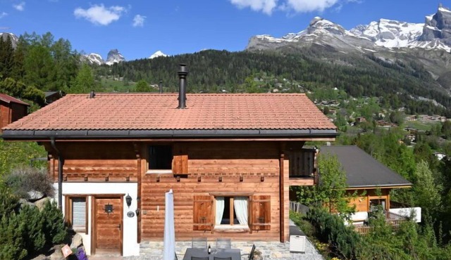 Ecureuil noir by Interhome