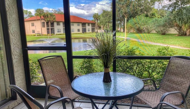 ED-Pool, Tennis, Pickle ball, near Beaches and IMG, Shorewalk condo 2 Bedroom/2 Bath lake view