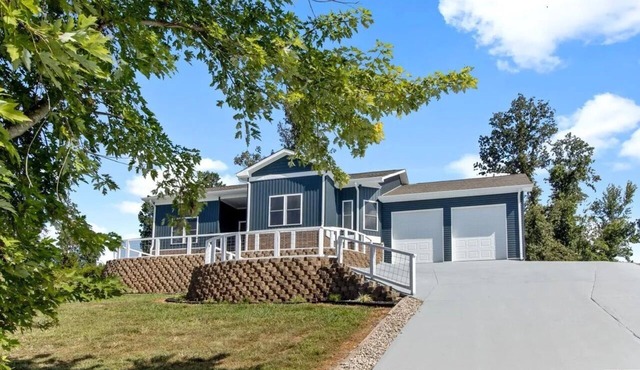 Eddy Bay Hideaway - Family Oasis!