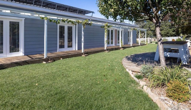 Edelweiss Cottage set in a great garden with outdoor dining