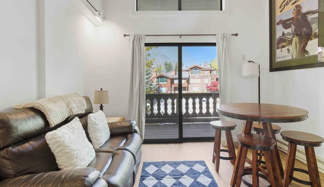 Edelweiss Loft | Ski-In Ski-Out Studio Steps from Warm Springs Lift