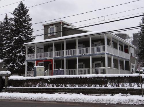 Edelweiss Ski Lodge