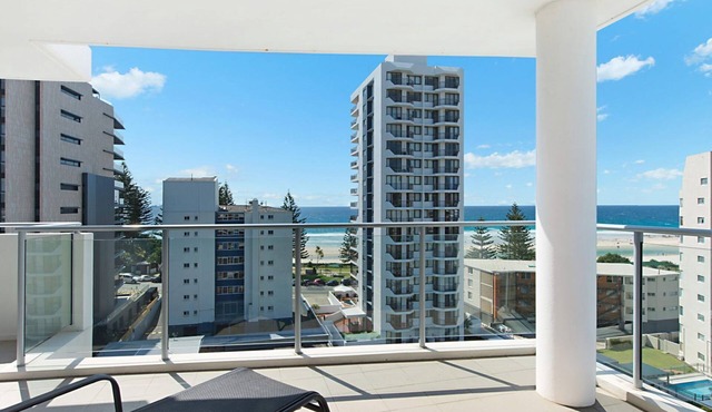 Eden Apartments Unit 901 Easy walk to Twin Towns services club and patrolled beaches with Wi-Fi Inc.